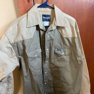 Mens medium Wrangler shirt